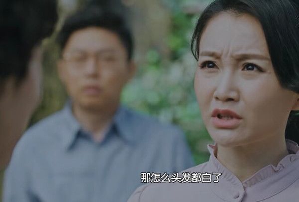 正阳门下小女人第33集剧照：静里众姐妹发现徐慧真一夜白头